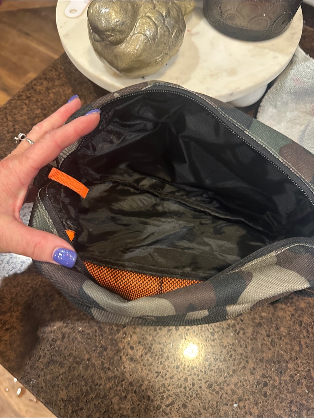 Hurley Camouflage Toiletry Bag with Orange Pulls - Picture 3 of 3
